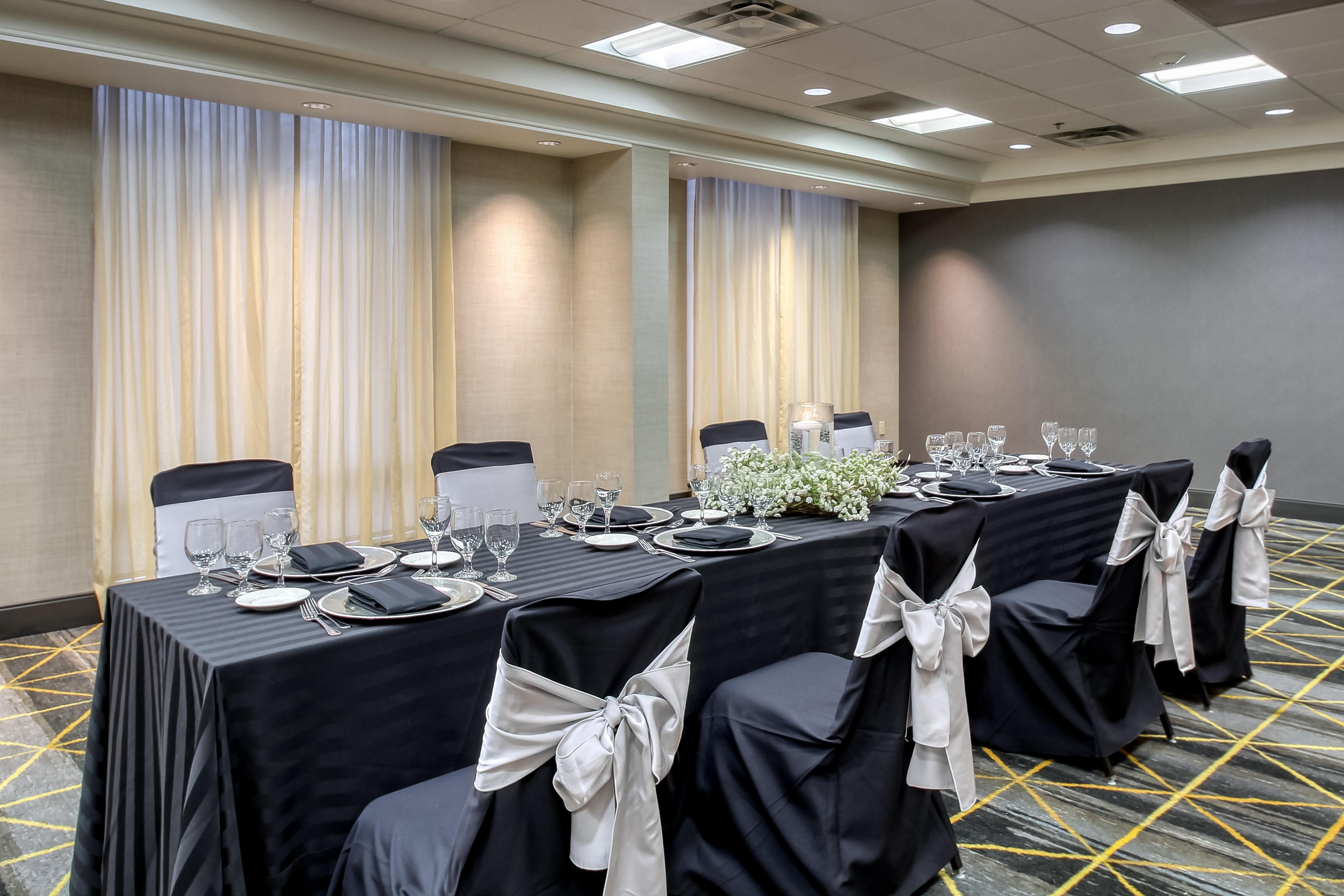 Holiday Inn & Suites Atlanta Airport North By Ihg College Park Екстер'єр фото